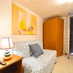 Lilliput Apartment